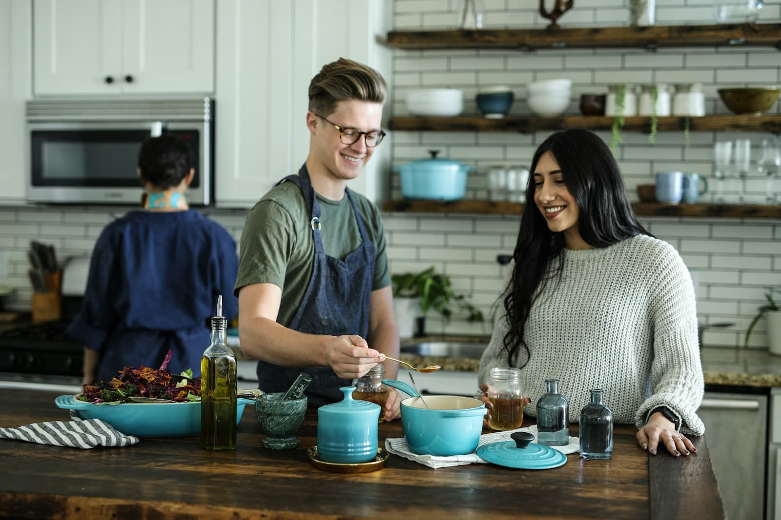 Restaurant and food-service operations representing unified F&B data and AI insights.